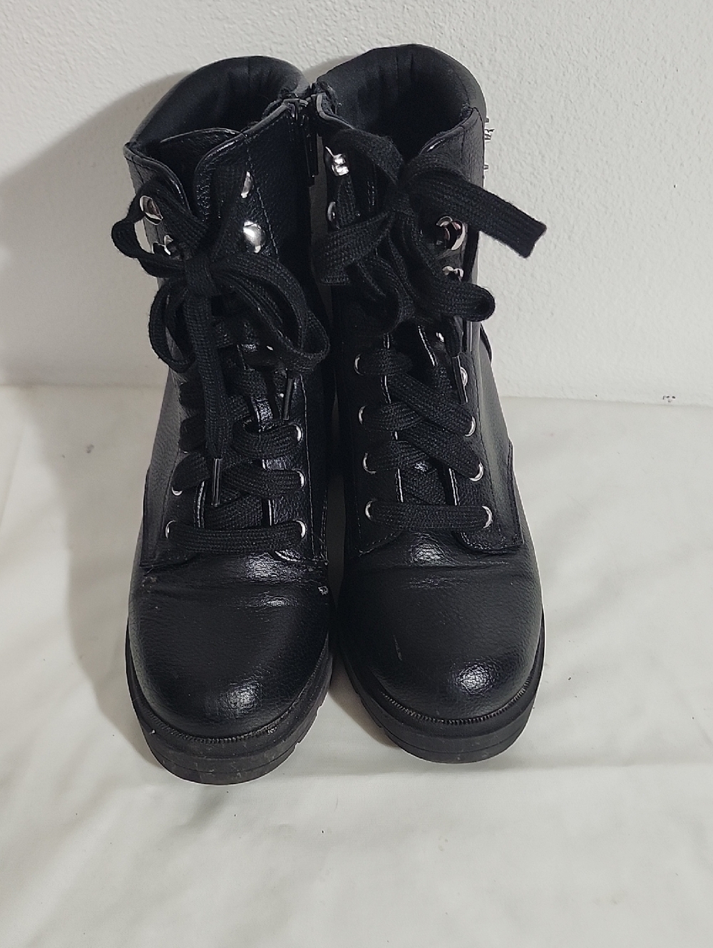 Women's Black Lace-Up Ankle Boots Size 6.5